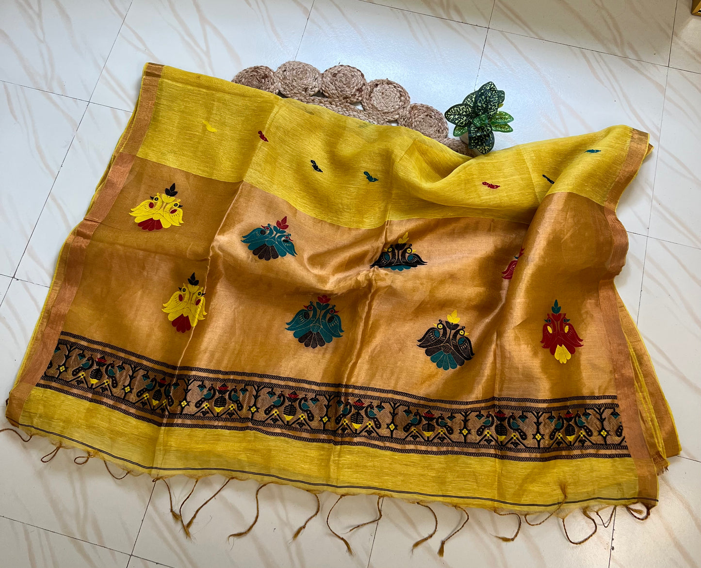 Yellow handloom saree pallu with Paithani-style peacock motifs