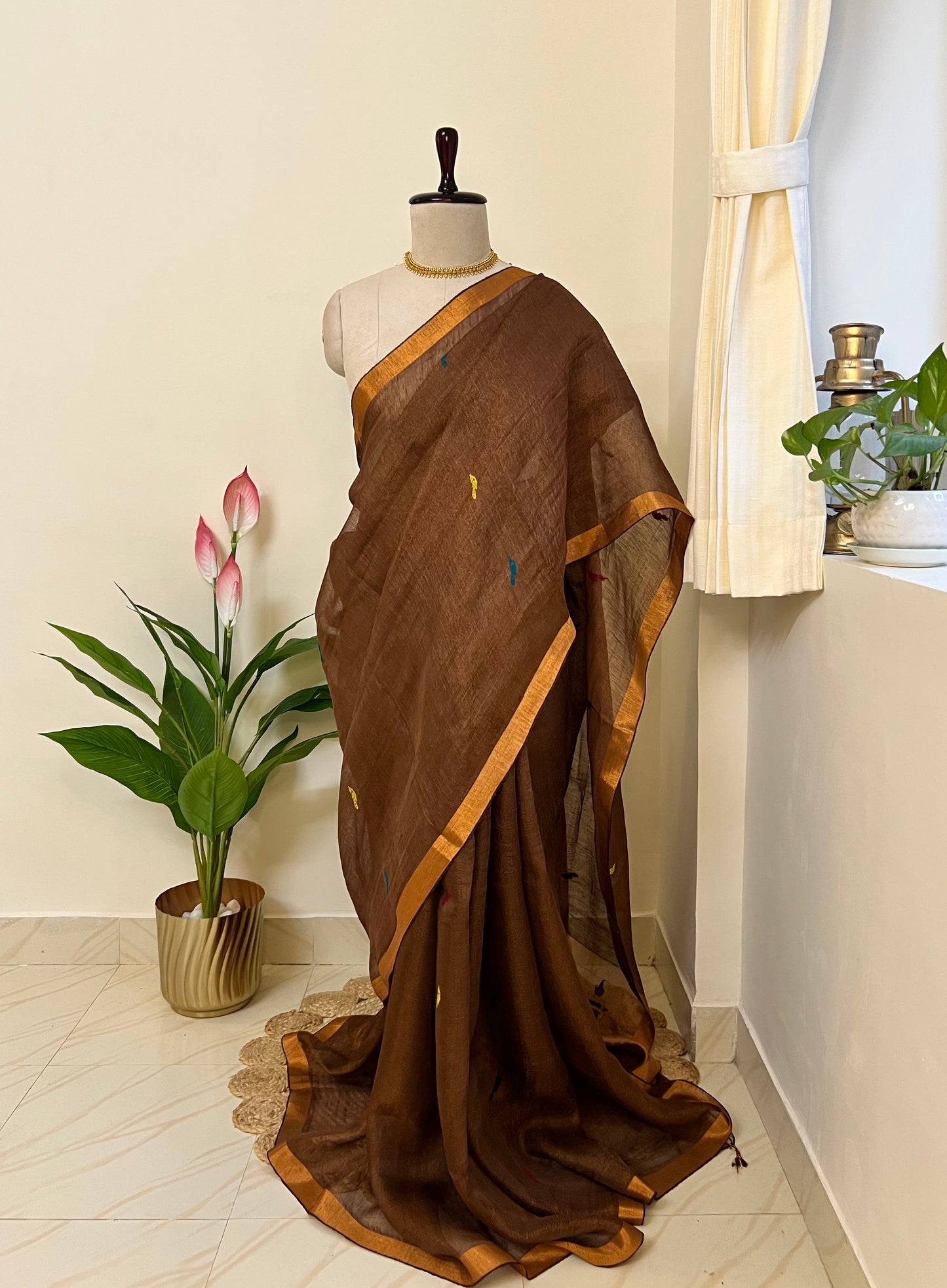Mocha brown handloom linen silk saree with Paithani-style pallu